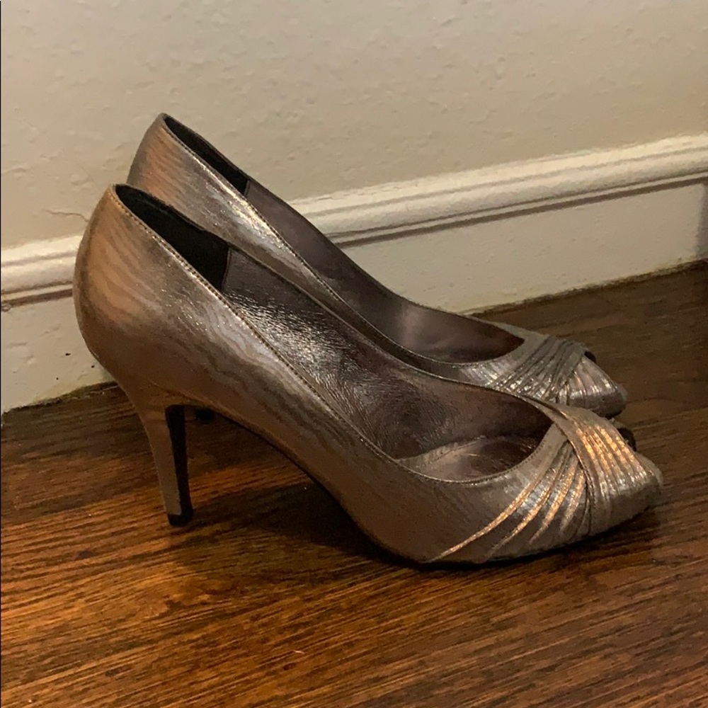 Metallic pumps